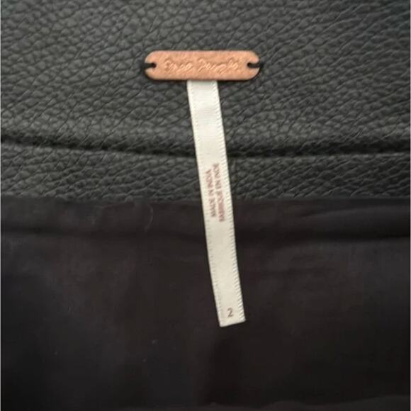 Free People High A-Line Faux Leather Miniskirt Sz 2 - Picture 4 of 6